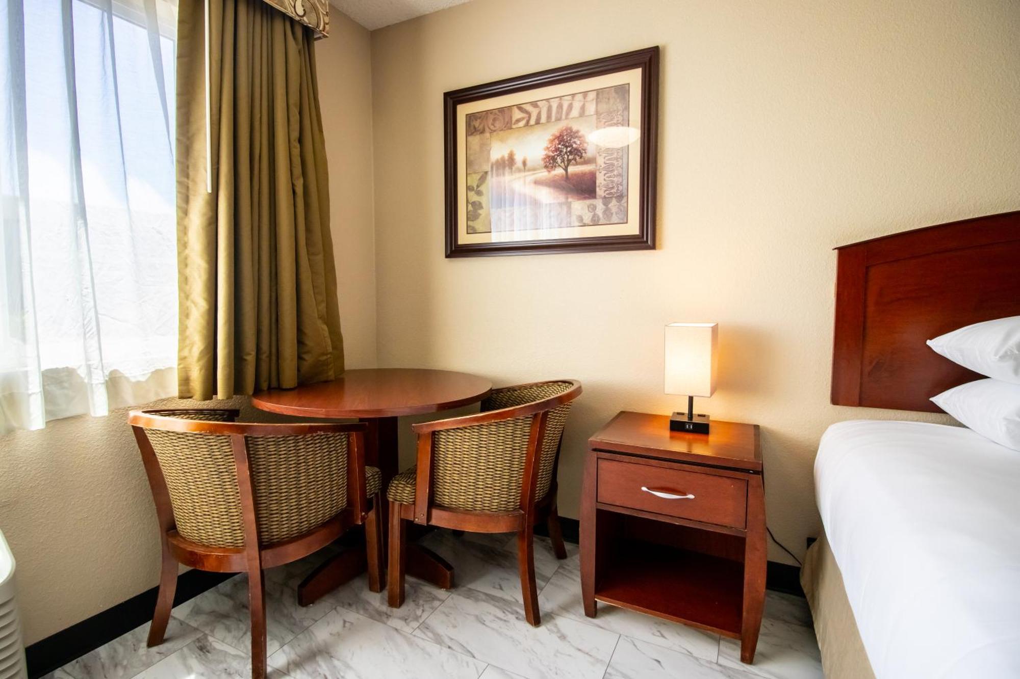 Red Lion Inn & Suites Vancouver Exteriör bild